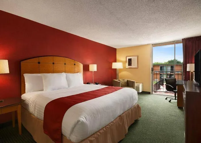 Baymont By Wyndham Salem Roanoke Area