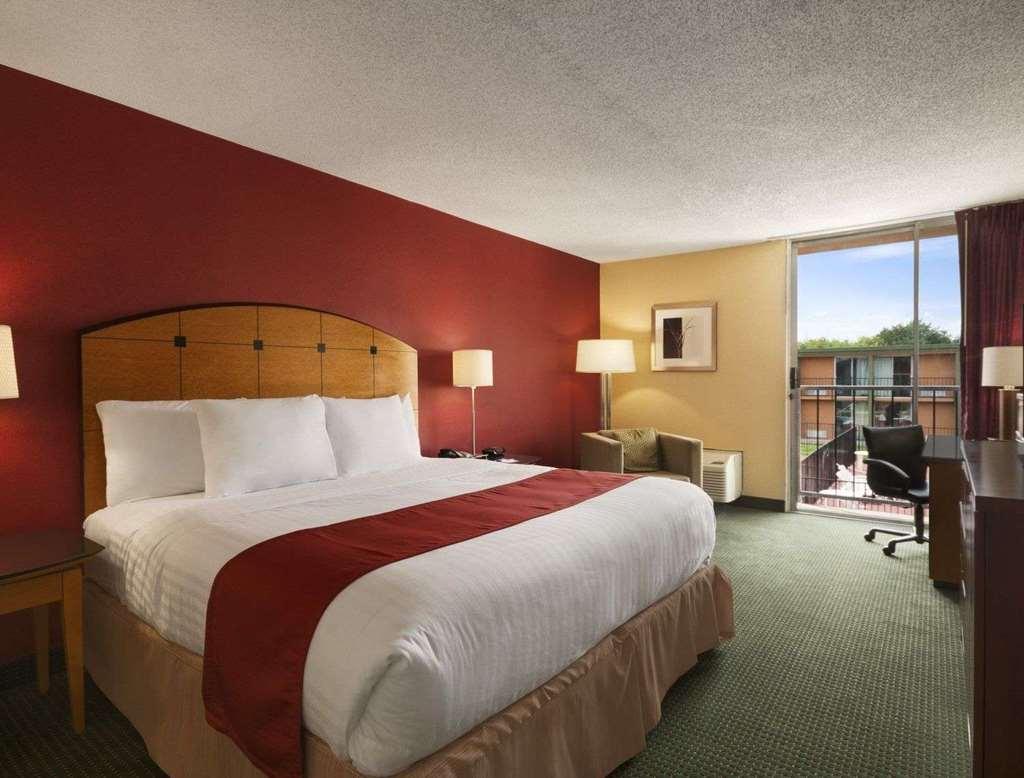 Baymont By Wyndham Roanoke Area 2*