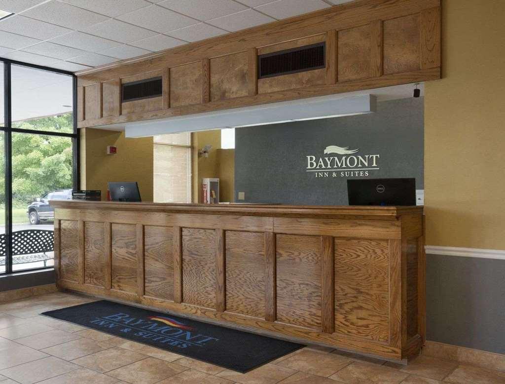 Baymont By Wyndham Roanoke Area Hotel 2*