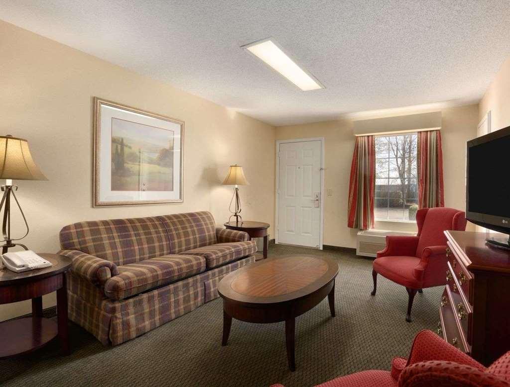 Baymont By Wyndham Roanoke Area Salem